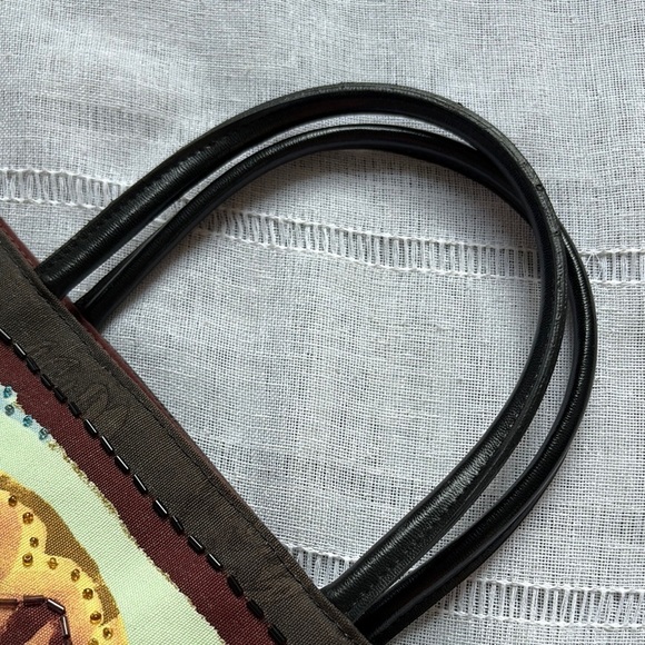 Novelty Brown Handbag with Hot Air Balloon Design - Picture 10 of 13